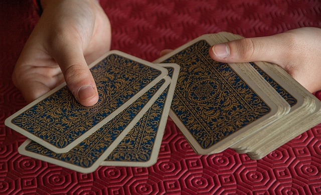 How Tarot Card Readings Can Help Bring You Clarity